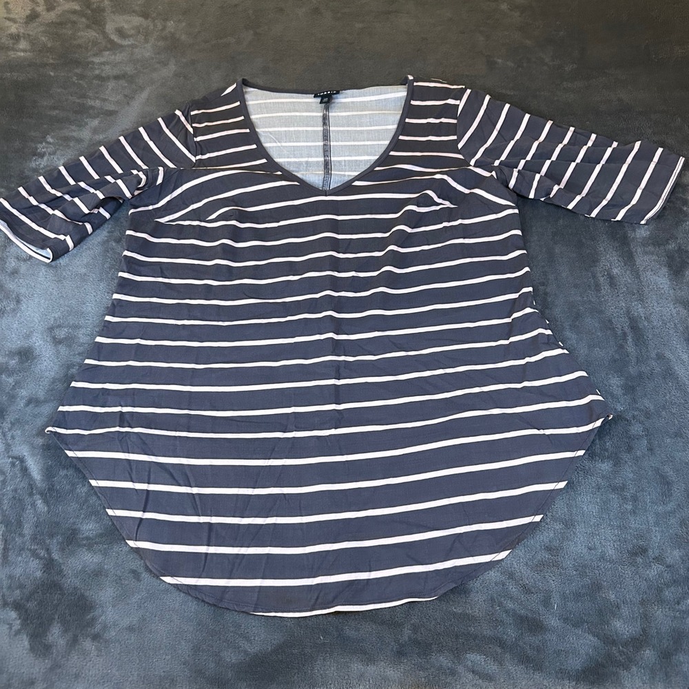 Torrid Women's Plus Size 00 Gray Striped V-Neck Hi-Lo Tunic Top Gray White